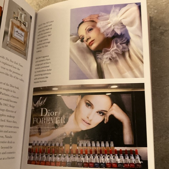 Dior - Little book of Dior - Picture 2 of 2